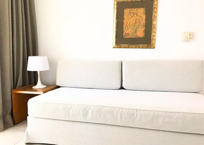 Renaissance Hotel 4*