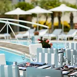 Renaissance Hotel 4*