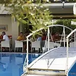Renaissance Otel 4*