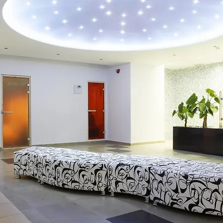 Renaissance Hotel 4*