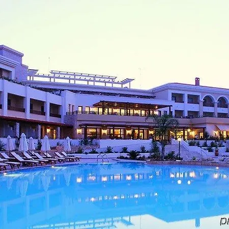 Renaissance Hotel 4*