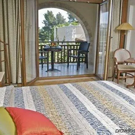 Renaissance 4*
